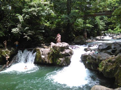 Mayol Lodge La Fortuna Bagian luar foto